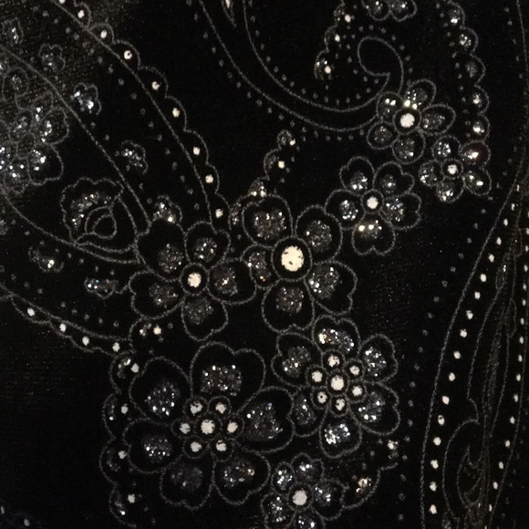 Chico's black womans shell - Picture 6 of 6